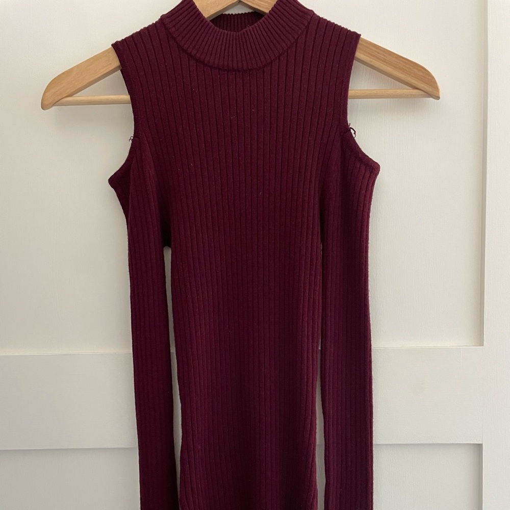 Francesca’s cut out shoulder top